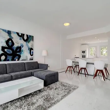 Apartment Stunning Penthouse In Golden Mile *