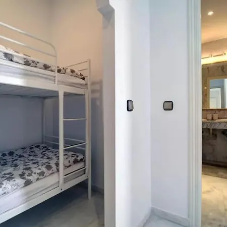 Stunning Penthouse In Golden Mile *