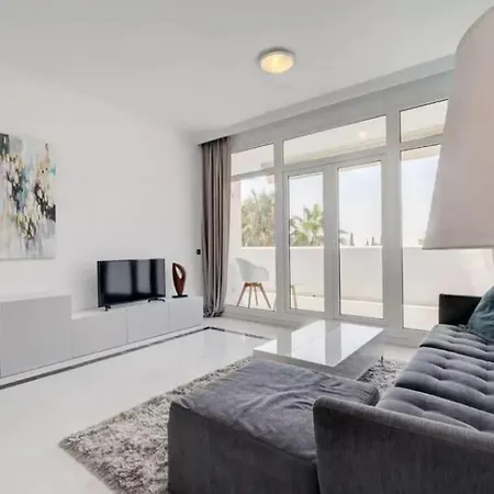 Stunning Penthouse In Golden Mile *
